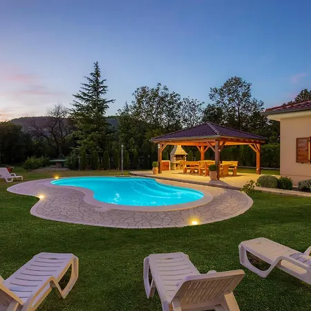 Stunning In With Kitchen * Drazice